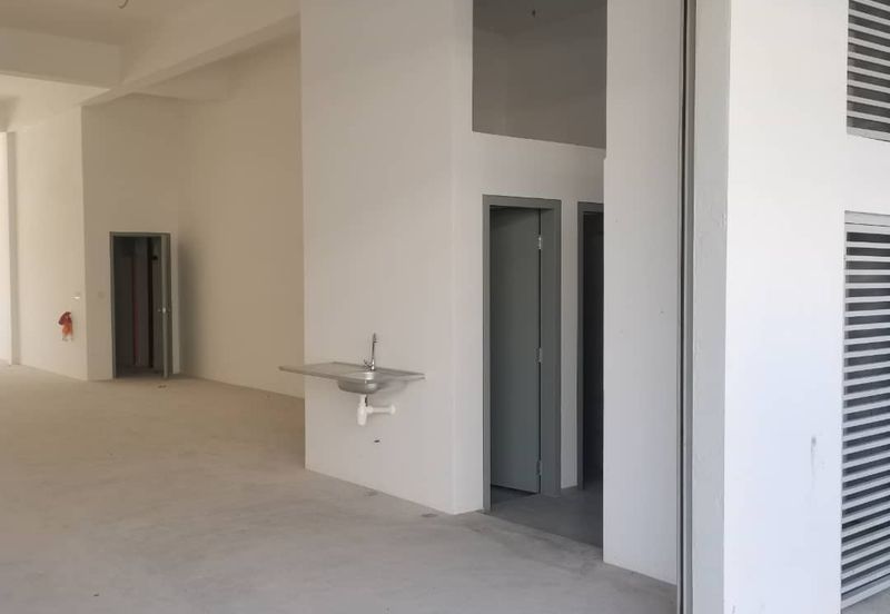 Park Place Cybersouth Shop for Sale