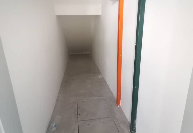 Park Place Cybersouth Shop for Sale