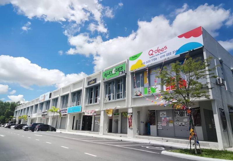 Park Place Cybersouth Shop for Sale