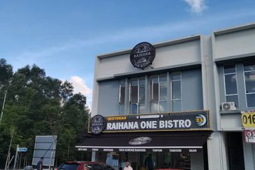 Park Place Cybersouth Shop for Sale