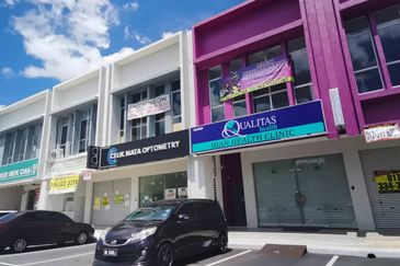 Park Place Cybersouth Shop for Sale