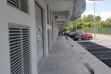 Park Place Cybersouth Shop for Sale