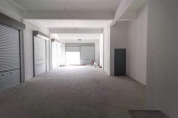 Park Place Cybersouth Shop for Sale