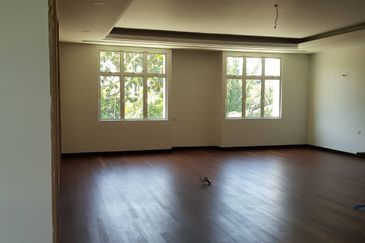 Kenny Hills 2 1/2 - Storey Luxury Bungalow for Sale 