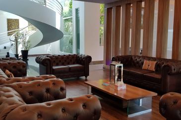 Kenny Hills 2 1/2 - Storey Luxury Bungalow for Sale 