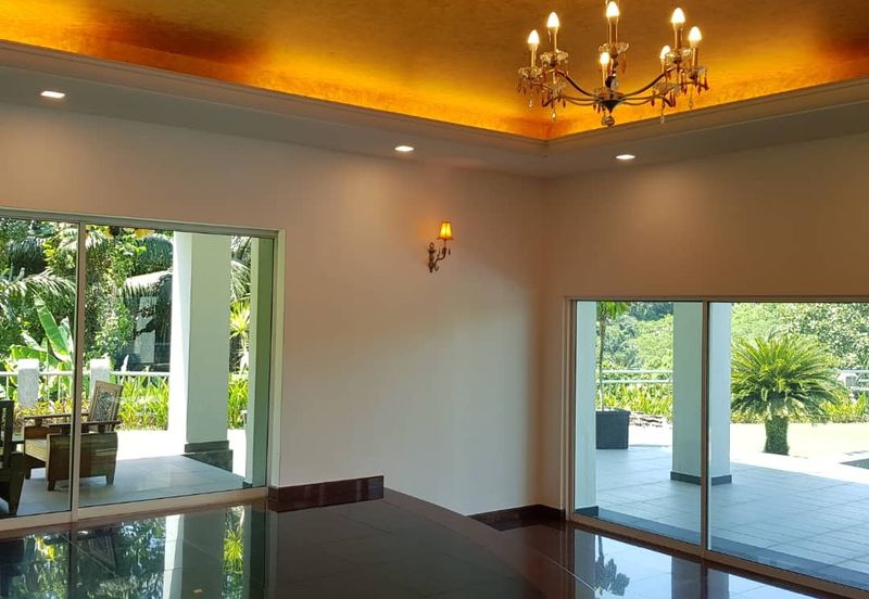 Kenny Hills 2 1/2 - Storey Luxury Bungalow for Sale 