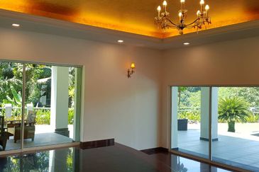 Kenny Hills 2 1/2 - Storey Luxury Bungalow for Sale 