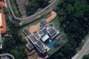 Kenny Hills 2 1/2 - Storey Luxury Bungalow for Sale 