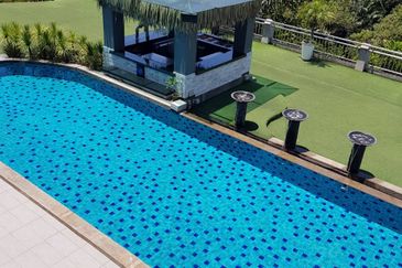 Kenny Hills 2 1/2 - Storey Luxury Bungalow for Sale 