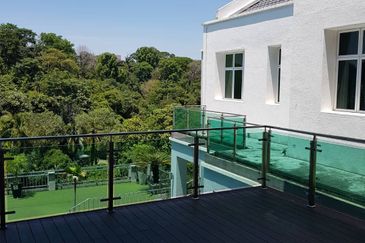 Kenny Hills 2 1/2 - Storey Luxury Bungalow for Sale 