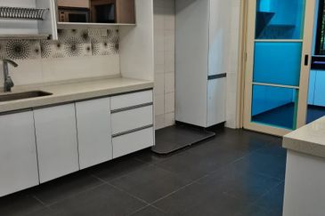 Bandar Utama 2.5 Storey Linked House for Sale