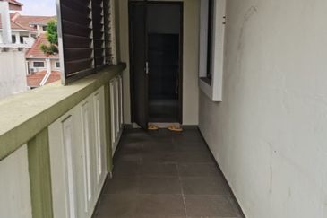 Bandar Utama 2.5 Storey Linked House for Sale