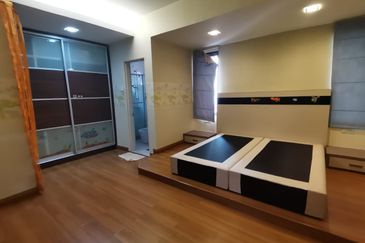 Bandar Utama 2.5 Storey Linked House for Sale