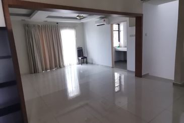 Bandar Utama 2.5 Storey Linked House for Sale