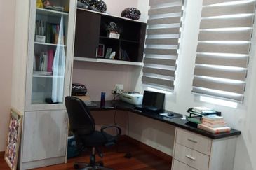 Emerald East 3.5 Storey Bungalow for Sale (with Private Lift)