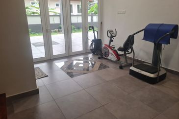 Emerald East 3.5 Storey Bungalow for Sale (with Private Lift)