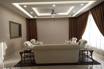 Emerald East 3.5 Storey Bungalow for Sale (with Private Lift)