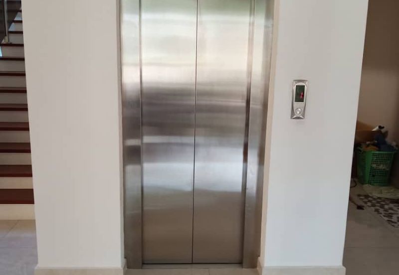 Emerald East 3.5 Storey Bungalow for Sale (with Private Lift)