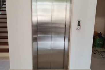 Emerald East 3.5 Storey Bungalow for Sale (with Private Lift)