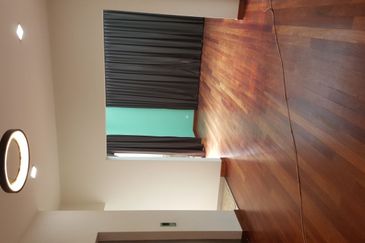 Emerald East 3.5 Storey Bungalow for Sale (with Private Lift)