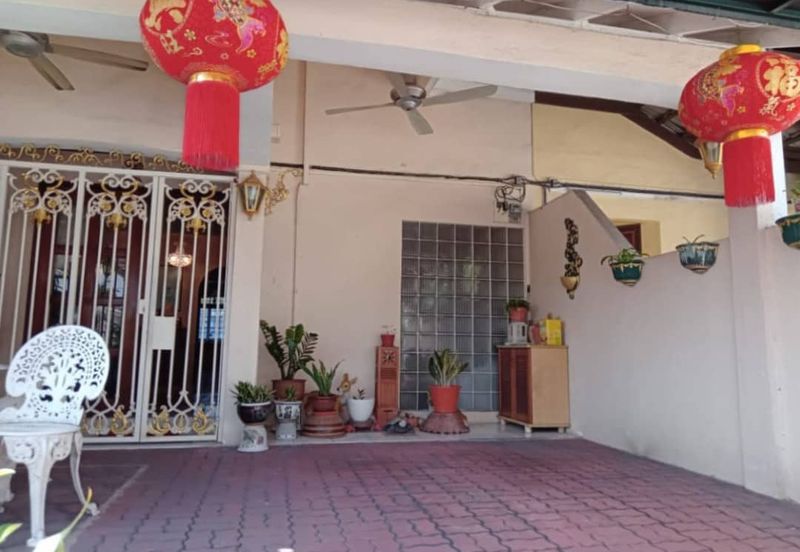 Double Storey Terrace House @ Taman Bahagia Cheras