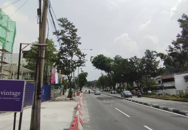 Jalan Maarof