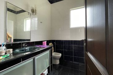 2 Storey Bungalow for Sale @ Taman Equine