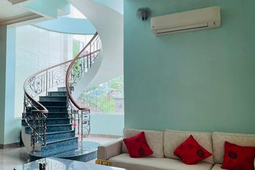 2 Storey Bungalow for Sale @ Taman Equine