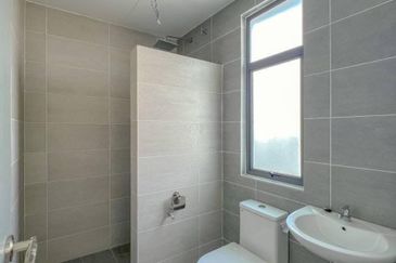 Semanja Kajang Semi-Detached for sale