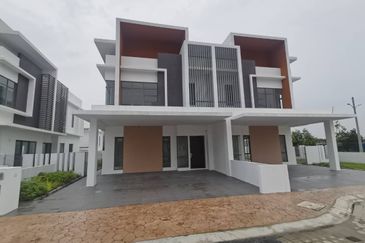 Semanja Kajang Semi-Detached for sale
