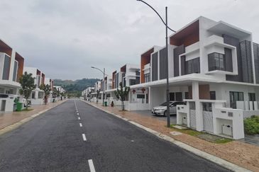 Semanja Kajang Semi-Detached for sale