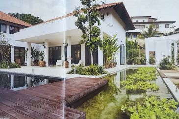 Strategic location 10 minutes from KL. High potential for commercial.