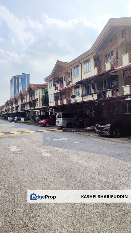 Taman Cempaka, Ampang. Corner Unit Bersih & Terjaga. Jalan Kaki ke LRT, Selangor, Ampang