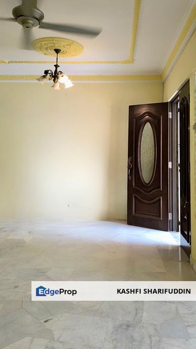 Terrace House, Bukit Indah, Ampang. Extended kitchen & large dining. Non bumi unit., Selangor, Ampang