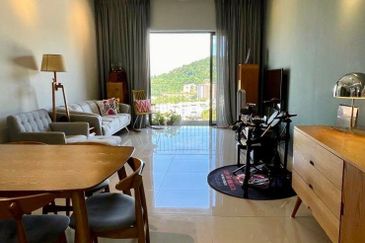 16 Quartz Melawati Condominium