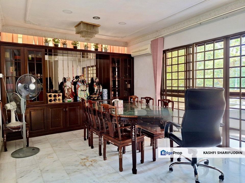 Large Exclusive Bungalow with Swimming Pool, Taman TAR, Ampang, Selangor, Ampang