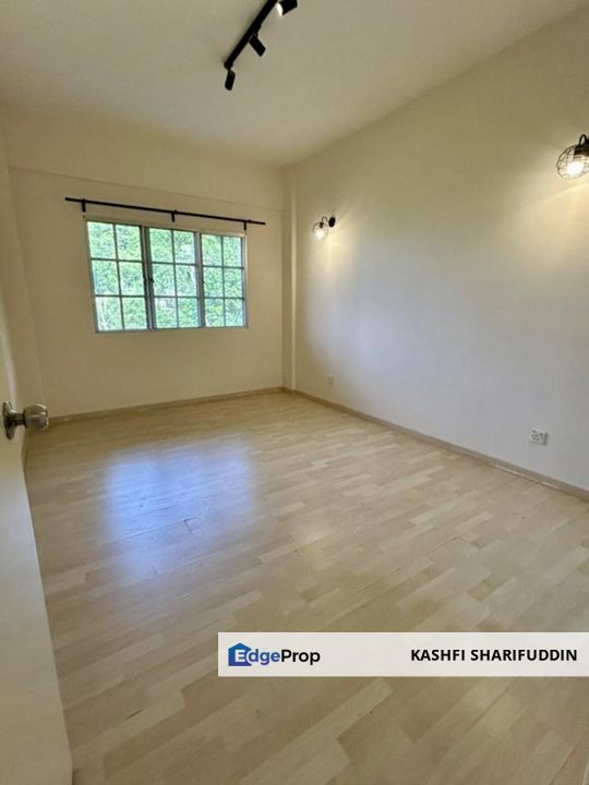 Fully Renovated & Ready-to-Move-In Condo with Great KLCC Access!, Selangor, Ampang