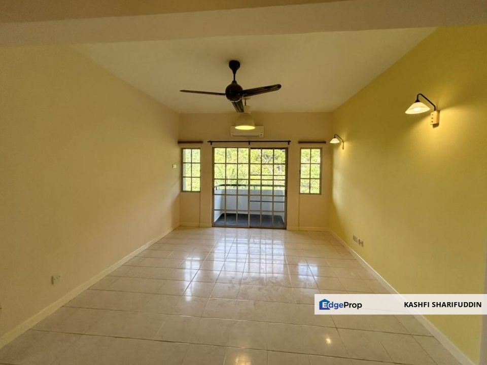 Fully Renovated & Ready-to-Move-In Condo with Great KLCC Access!, Selangor, Ampang