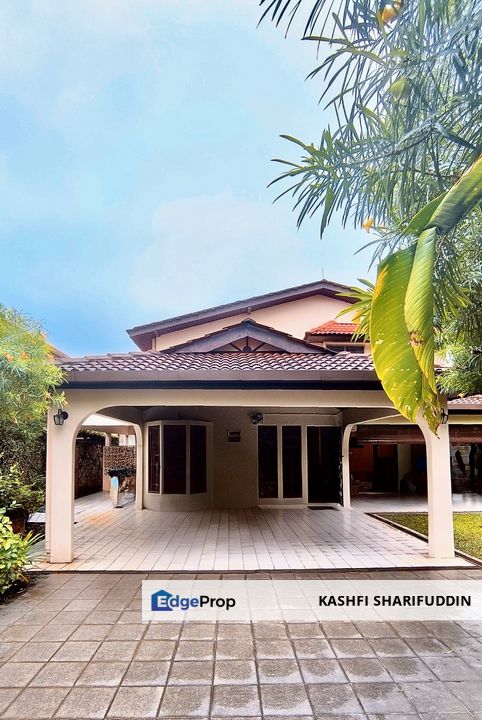 Freehold Bungalow with Beautiful Garden and Large Bedroom Below, Selangor, Ampang