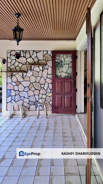 Freehold Bungalow with Beautiful Garden and Large Bedroom Below, Selangor, Ampang