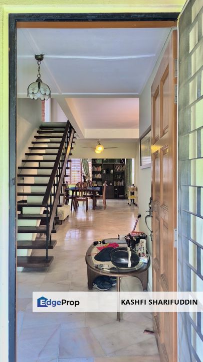 Freehold Bungalow with Beautiful Garden and Large Bedroom Below, Selangor, Ampang
