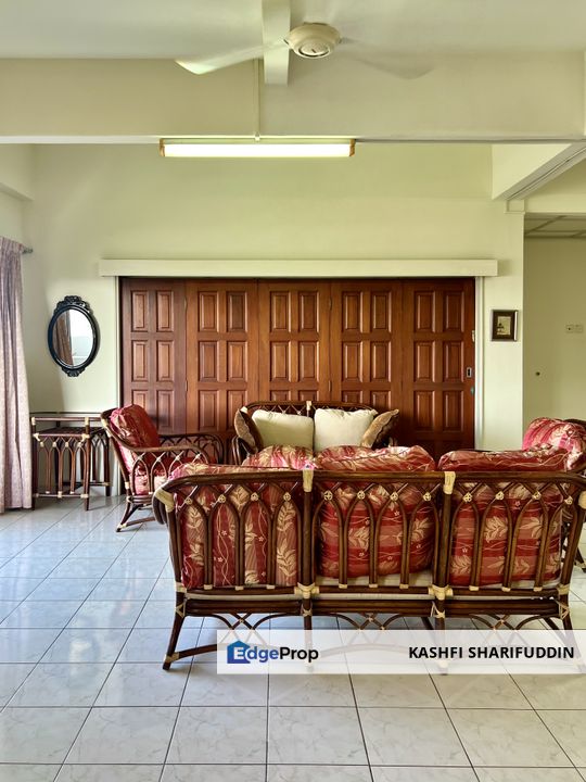 Dual-View Penthouse Living: Hillside Serenity Meets the KL Skyline., Selangor, Ampang