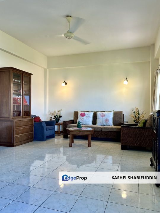Dual-View Penthouse Living: Hillside Serenity Meets the KL Skyline., Selangor, Ampang
