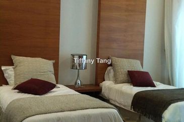 Resort-styled Custom-designed Bungalow (Must See!)