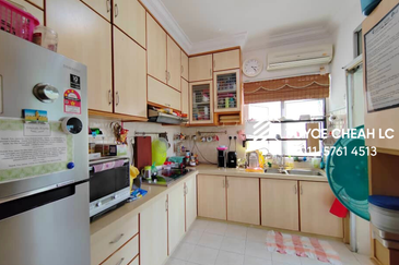 Coastal Tower, Ratu Mutiara