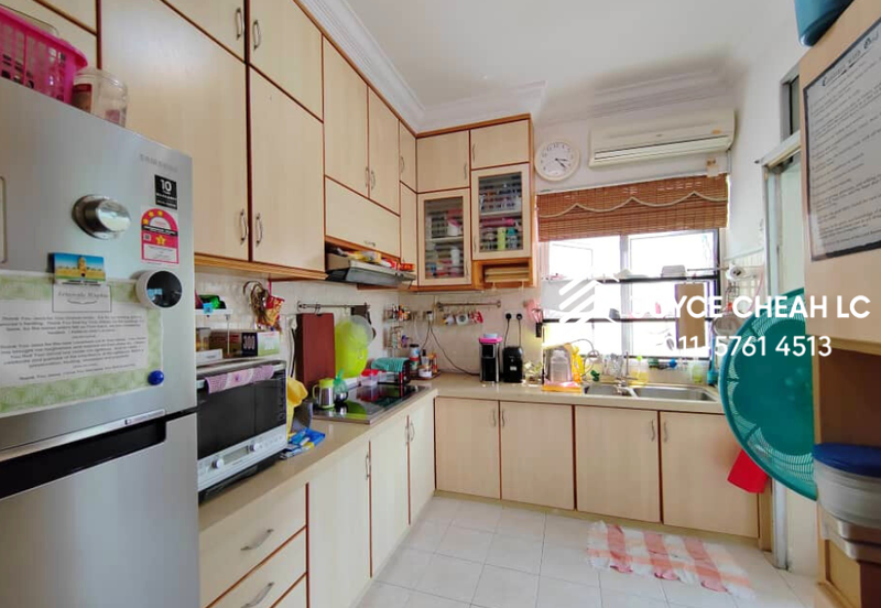 Coastal Tower, Ratu Mutiara