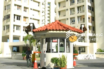 Coastal Tower, Ratu Mutiara