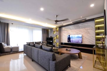 Freehold Semi-D 1189sqft | Free Partially Furnished | Walk To MRT