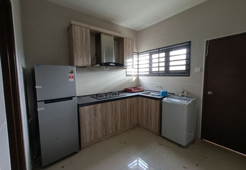 Semi Detached Berhampiran Laut