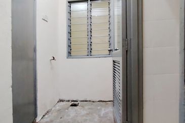 Below Market Value Shop Apartment @ Seksyen 15, Shah Alam